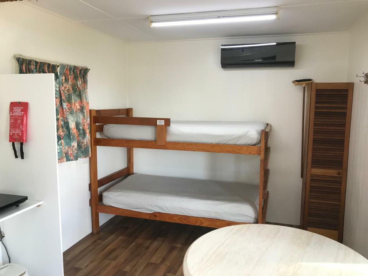 Готель Lake Albert Caravan Park Meningie Екстер'єр фото